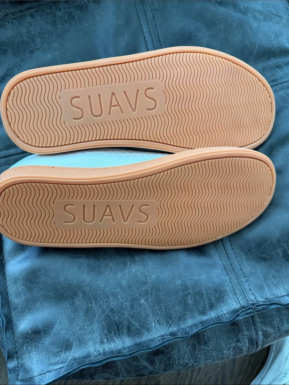 Suavs White Knit Athletic Sneakers with Brown Sole. New W/O tags
